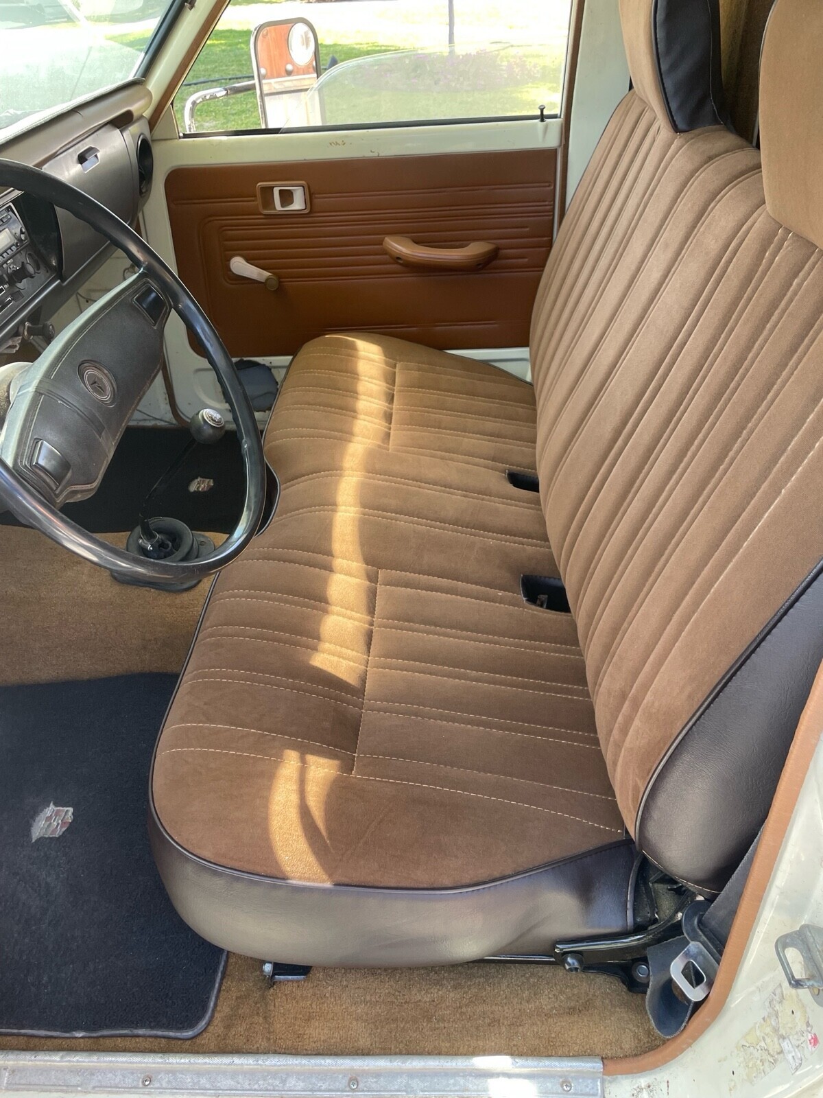 Toyota-Hilux-1979-SUV-13