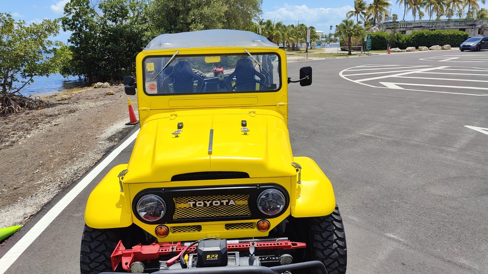Toyota-Land-Cruiser-1964-4