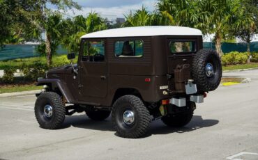 Toyota-Land-Cruiser-1965-1