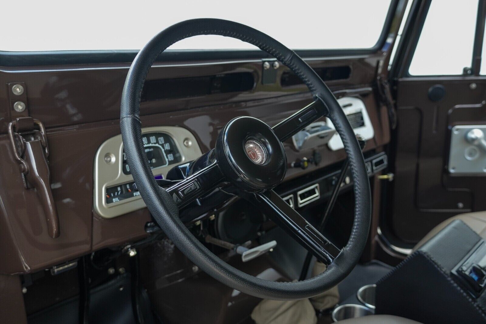 Toyota-Land-Cruiser-1965-27