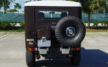 Toyota-Land-Cruiser-1965-3