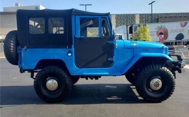Toyota-Land-Cruiser-1965-SUV-10