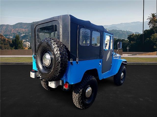 Toyota-Land-Cruiser-1965-SUV-13