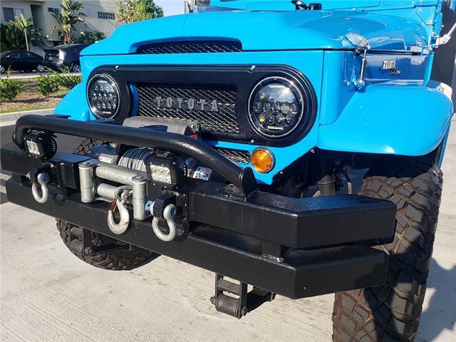 Toyota-Land-Cruiser-1965-SUV-15