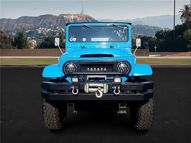 Toyota-Land-Cruiser-1965-SUV-4