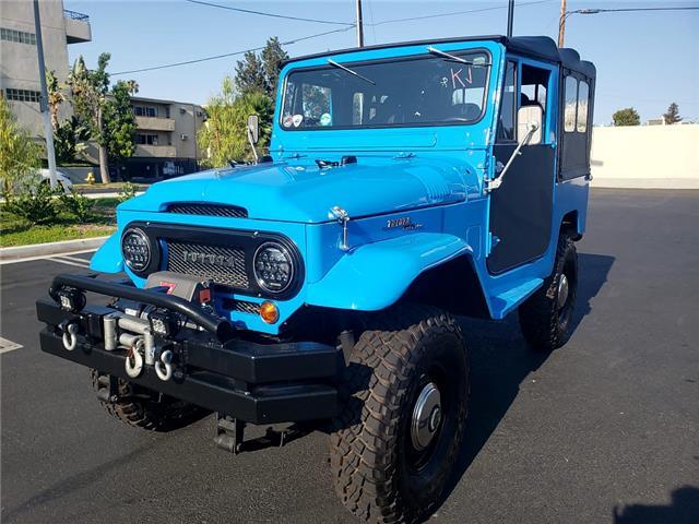 Toyota-Land-Cruiser-1965-SUV