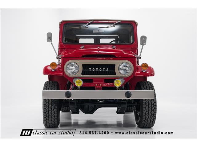 Toyota-Land-Cruiser-1968-SUV-2