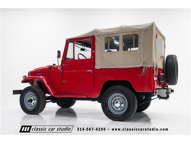 Toyota-Land-Cruiser-1968-SUV-28