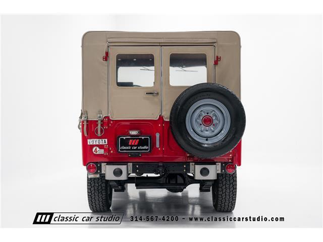 Toyota-Land-Cruiser-1968-SUV-35