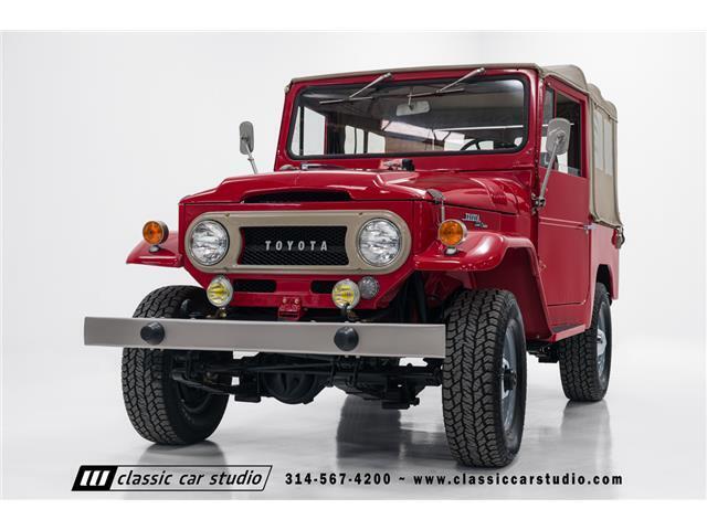 Toyota-Land-Cruiser-1968-SUV-8
