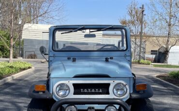 Toyota-Land-Cruiser-1973-SUV-1