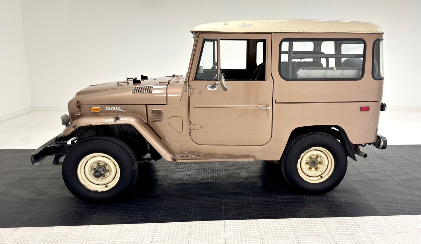 Toyota-Land-Cruiser-1973-SUV-1