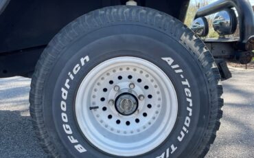Toyota-Land-Cruiser-1973-SUV-12