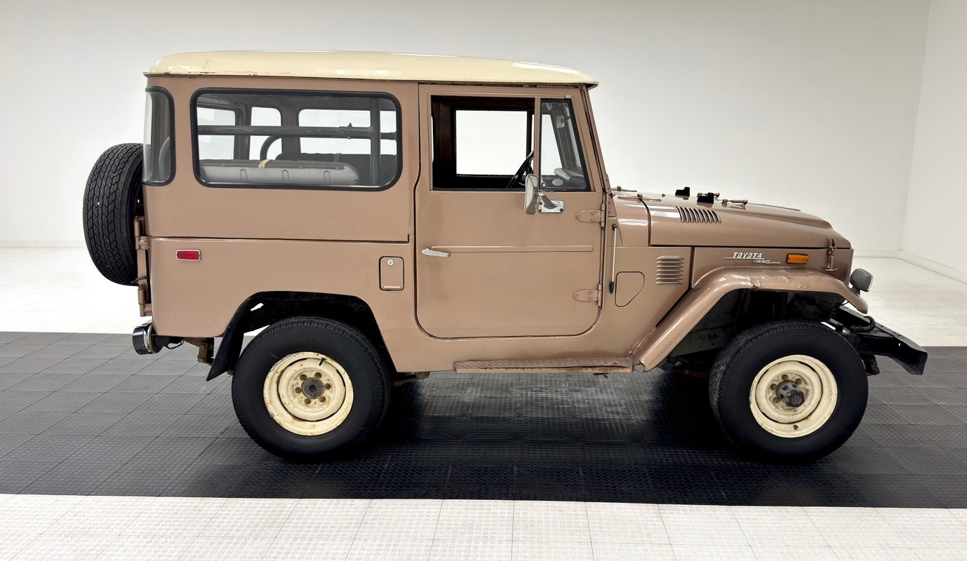 Toyota-Land-Cruiser-1973-SUV-5