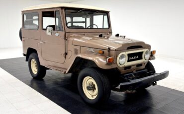 Toyota-Land-Cruiser-1973-SUV-6