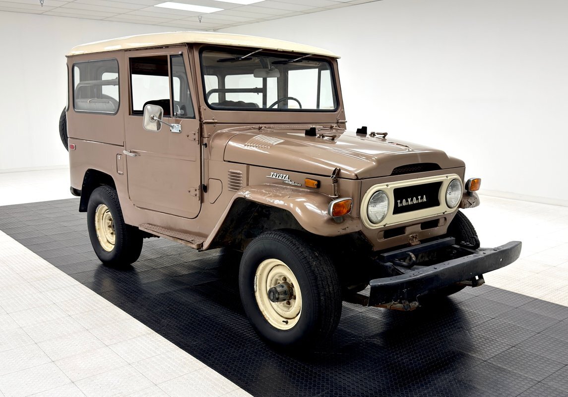 Toyota-Land-Cruiser-1973-SUV-6