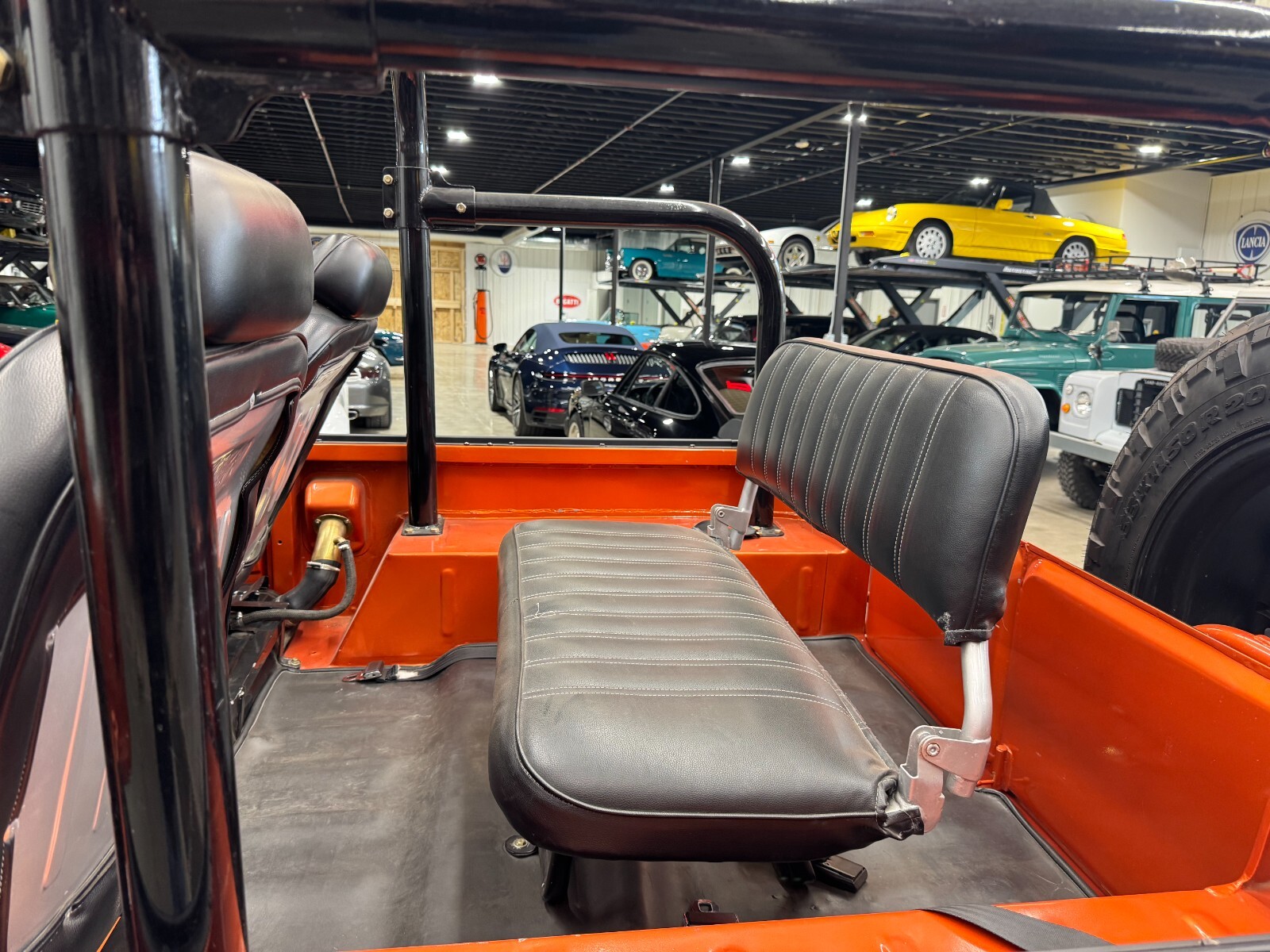 Toyota-Land-Cruiser-1975-Convertible-6