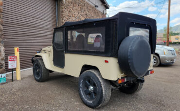 Toyota-Land-Cruiser-1977-Convertible-3