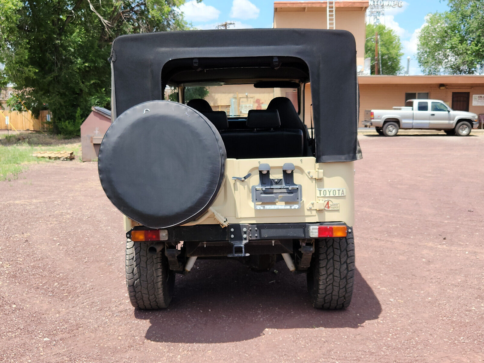 Toyota-Land-Cruiser-1977-Convertible-4