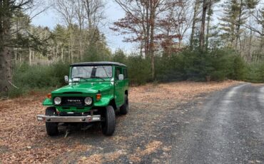 Toyota-Land-Cruiser-1979-SUV-1