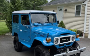 Toyota-Land-Cruiser-1980-2