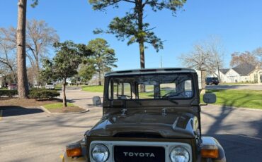 Toyota-Land-Cruiser-1980-33