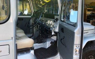 Toyota-Land-Cruiser-1980-SUV-3