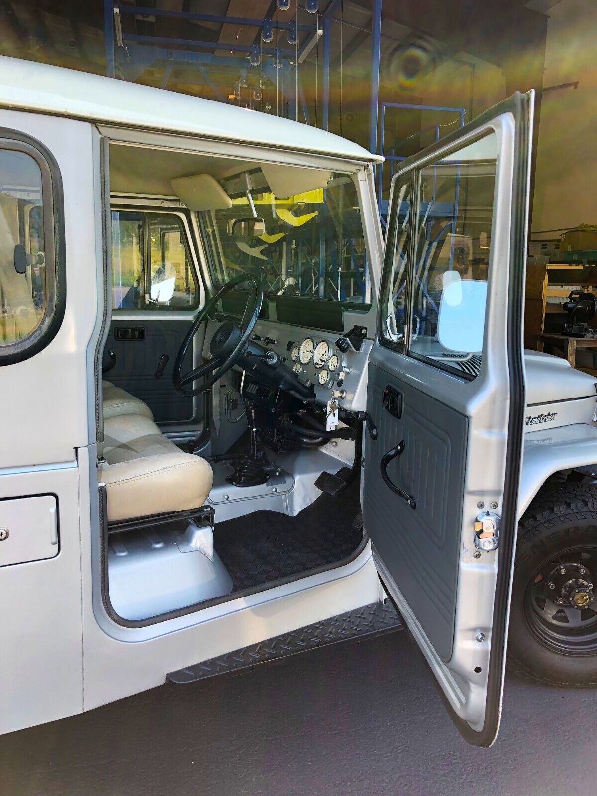 Toyota-Land-Cruiser-1980-SUV-3