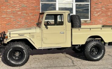 Toyota-Land-Cruiser-1982-1