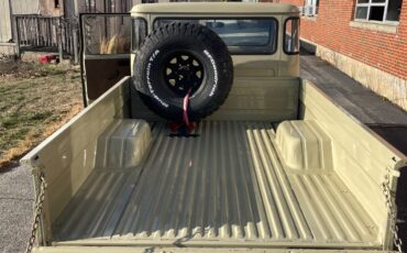 Toyota-Land-Cruiser-1982-13