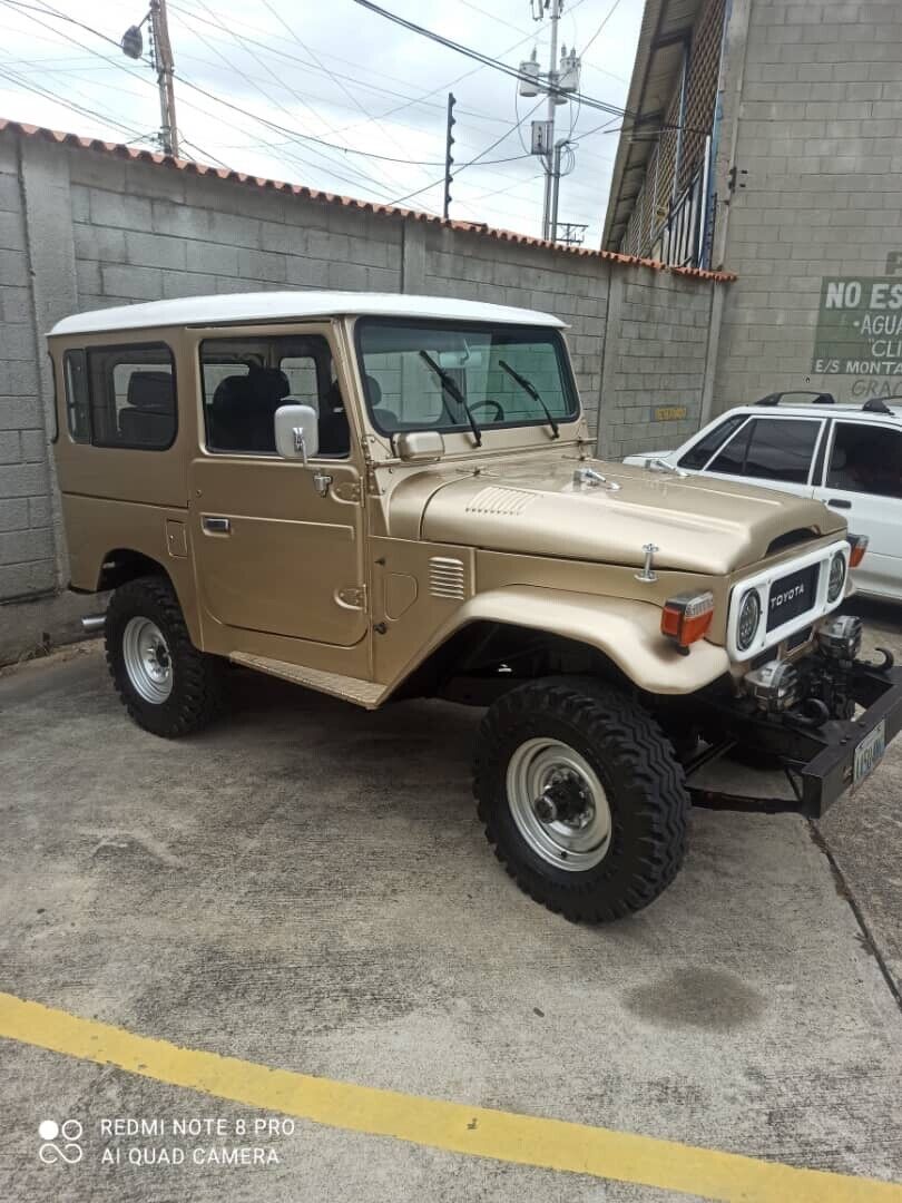 Toyota-Land-Cruiser-1982-2