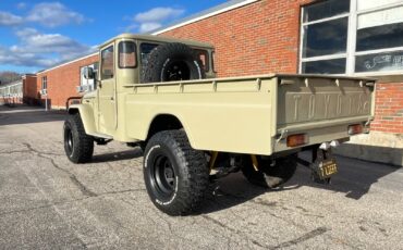Toyota-Land-Cruiser-1982-2