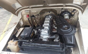 Toyota-Land-Cruiser-1982-4