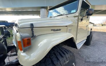 Toyota-Land-Cruiser-1982-5