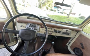 Toyota-Land-Cruiser-1982-8
