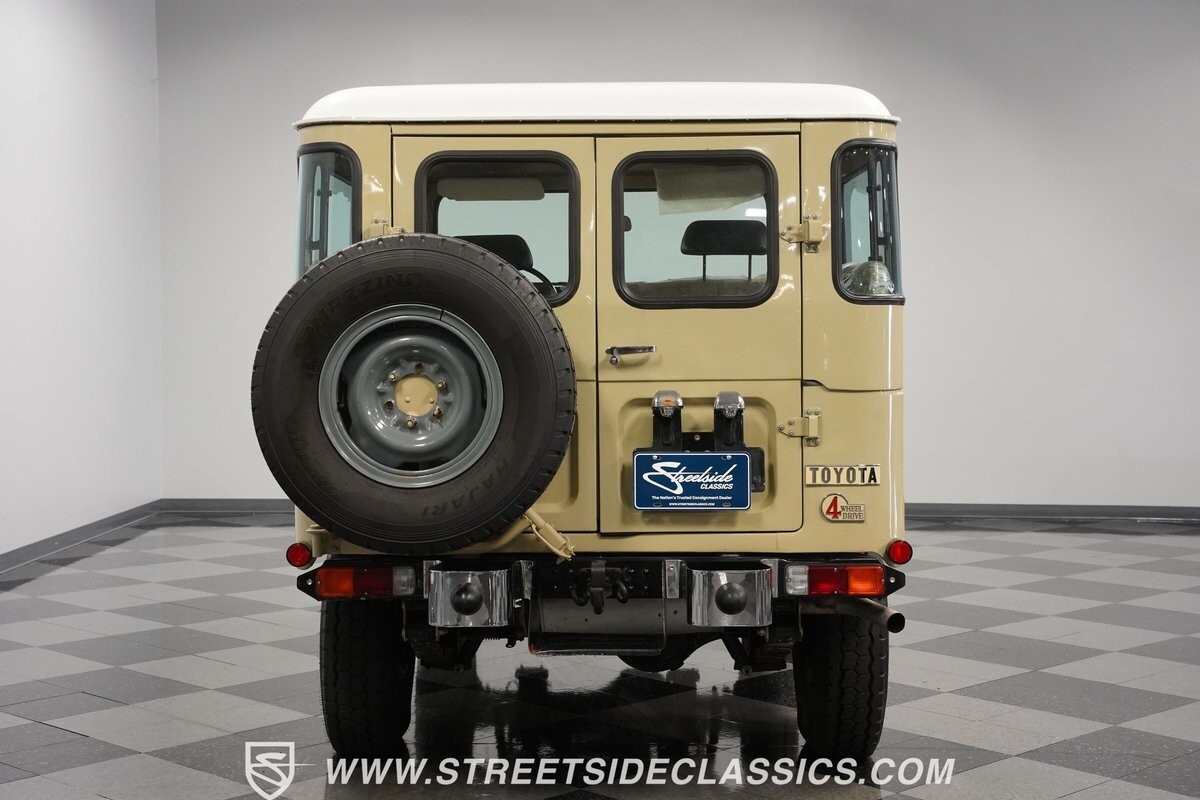 Toyota-Land-Cruiser-1982-SUV-10