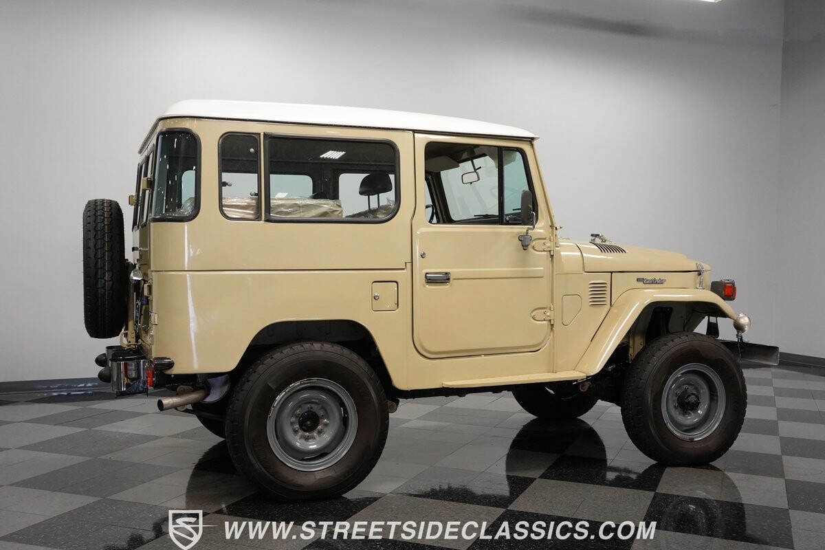 Toyota-Land-Cruiser-1982-SUV-13
