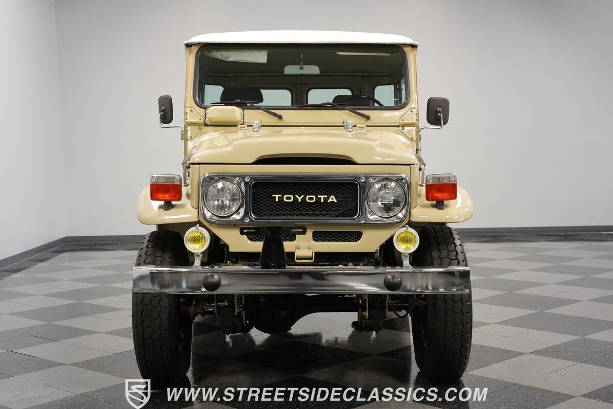 Toyota-Land-Cruiser-1982-SUV-17
