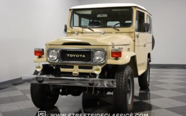 Toyota-Land-Cruiser-1982-SUV-18