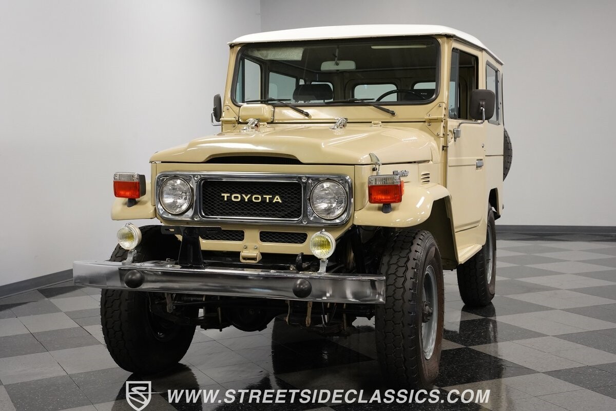 Toyota-Land-Cruiser-1982-SUV-18