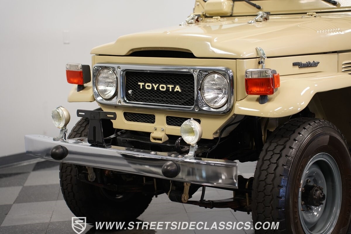 Toyota-Land-Cruiser-1982-SUV-19