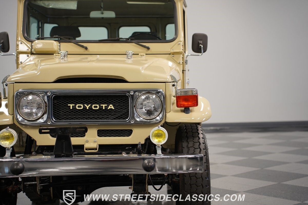 Toyota-Land-Cruiser-1982-SUV-20