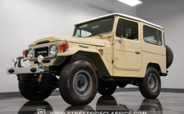 Toyota-Land-Cruiser-1982-SUV-21
