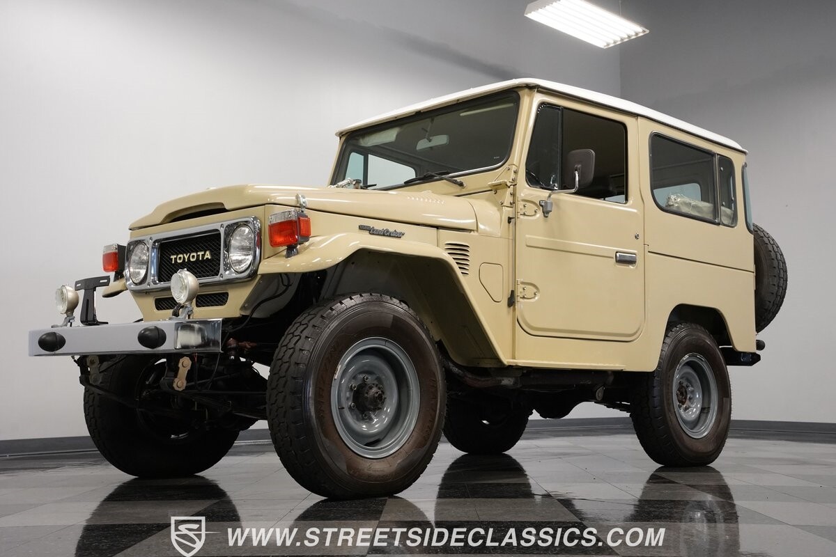 Toyota-Land-Cruiser-1982-SUV-21