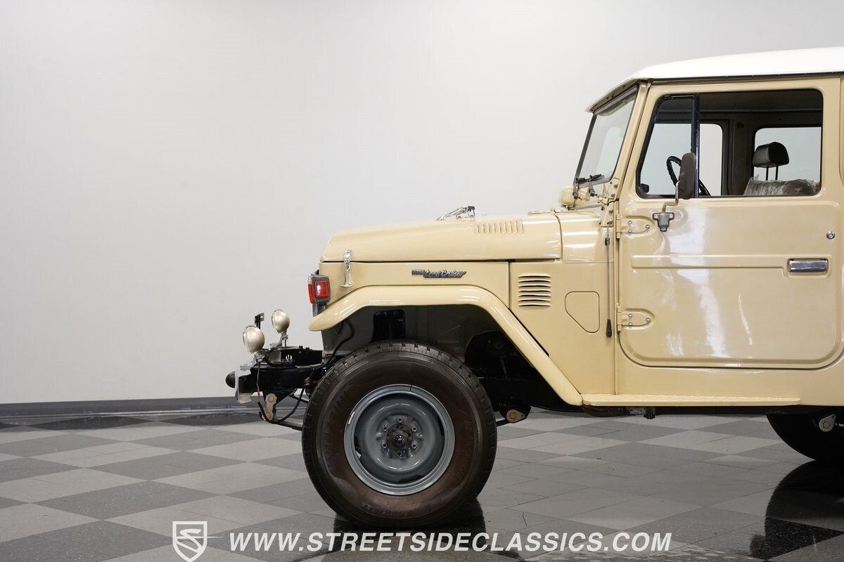 Toyota-Land-Cruiser-1982-SUV-23