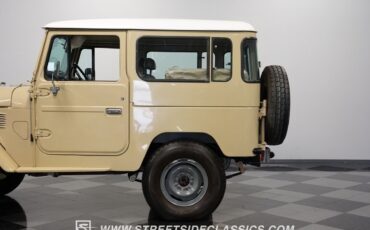 Toyota-Land-Cruiser-1982-SUV-24