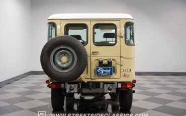 Toyota-Land-Cruiser-1982-SUV-25