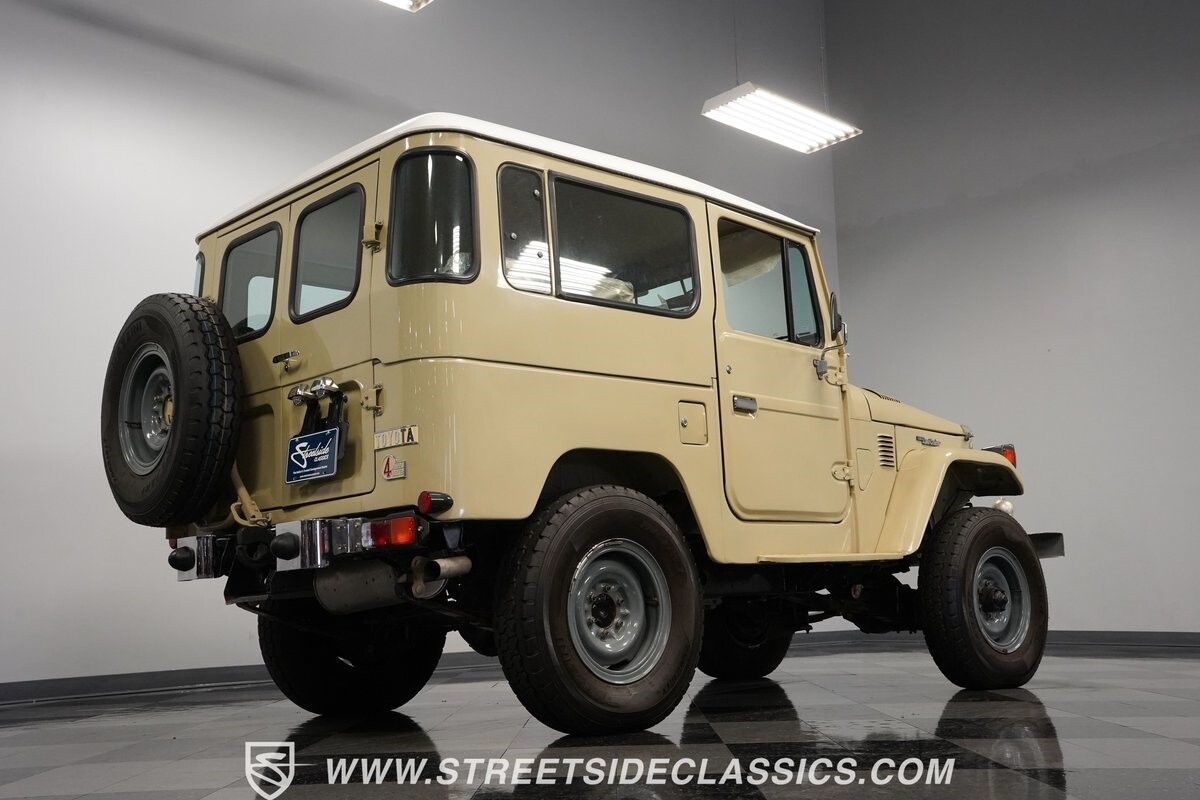 Toyota-Land-Cruiser-1982-SUV-27
