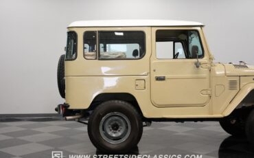 Toyota-Land-Cruiser-1982-SUV-29