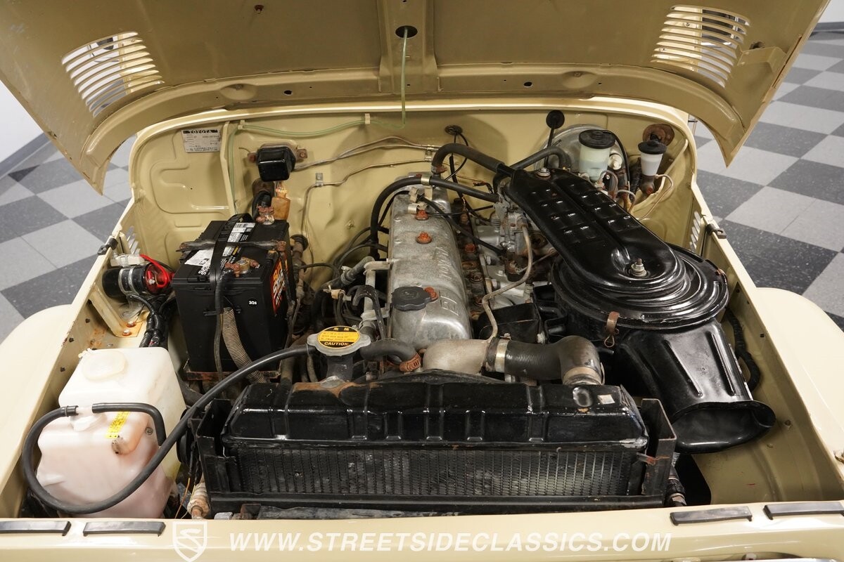 Toyota-Land-Cruiser-1982-SUV-3